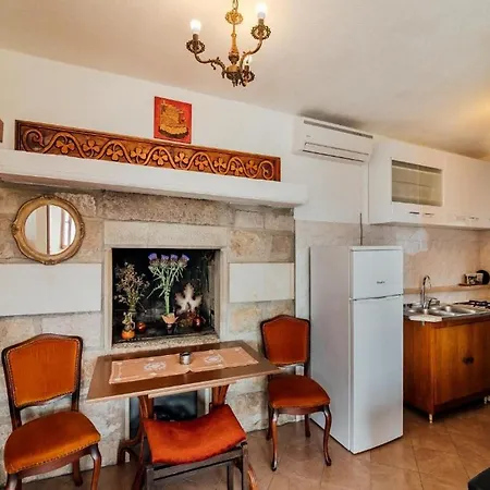 Ciara - One Bedroom With Pool And Sea View Mokošica