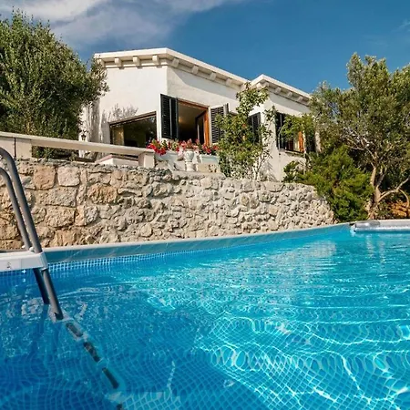 Vakantiehuis Ciara - One Bedroom With Pool And Sea View Mokošica