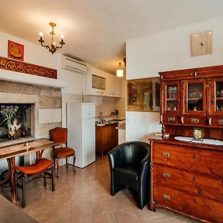 Ciara - One Bedroom With Pool And Sea View Vakantiehuis