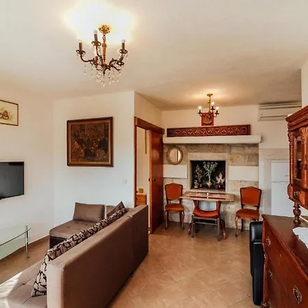 Vakantiehuis Ciara - One Bedroom With Pool And Sea View