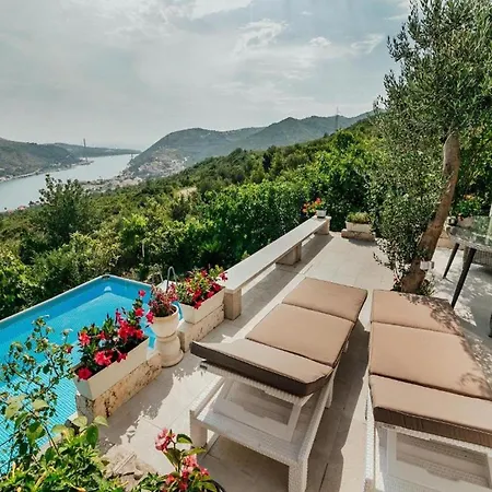 Ciara - One Bedroom With Pool And Sea View Vakantiehuis